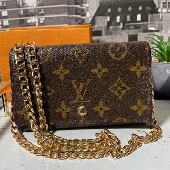 Authentic Louis Vuitton Monogram Bifold Zippy Wallet - Picture 4 of 15